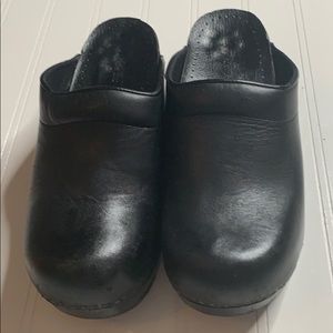 Lands End Black Leather Mule Clog - 8. CM1075